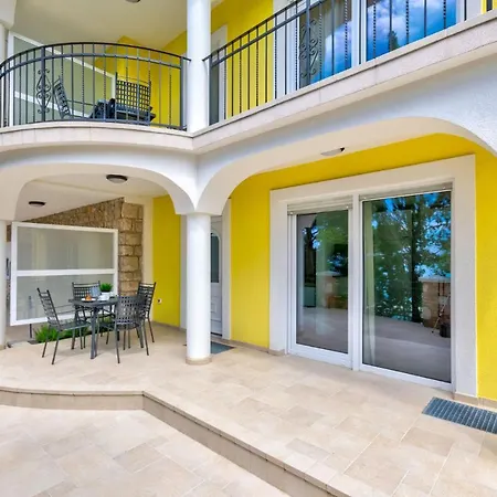 Palace Paulina A Apartmán *