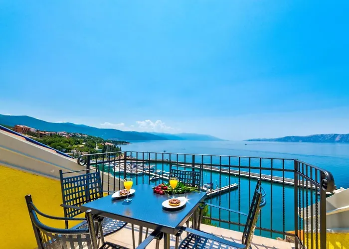 Palace Paulina A * Novi Vinodolski